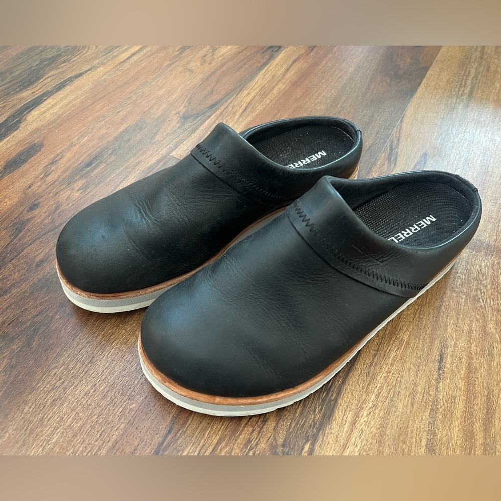 Merrell Woman’s Black Slip-On Clogs - Leather